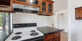 Maintained Mesa rental offering comfort, convenience, and easy access to everything the East Valley has to offer! Gallery 11