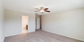 Room in 5 Bedroom Home at Green Birch Dr Gallery 8