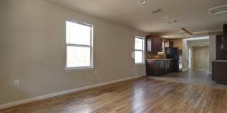 UT PRE LEASE: 2009 Remodeled 6 Bed / 3 Bath, Wood & Stained Concrete Floors, Custom High End Kitchen and Bathrooms, Just North of UT Gallery 10