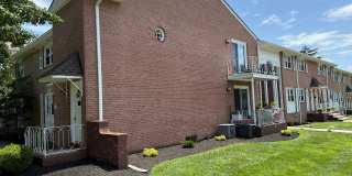 200 E Maple Avenue Gallery 13