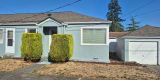 Charming 2 Bedroom Duplex Gallery 1