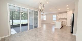 Bright & Spacious 4BR Home with Screened Porch & Paver Patio Bright & Spacious 4BR Home with Screened Porch & Paver Patio Gallery 10