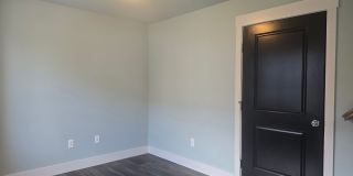 Beautiful 2 bed 1.5 bath townhome Gallery 5
