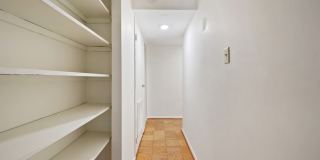 UNIQUE ONE BEDROOM AND DEN CONDO IS NOW AVAILABLE IN THE HIGHLY DESIREABLE PARKSIDE PLAZA CONDOMINIUM Gallery 28