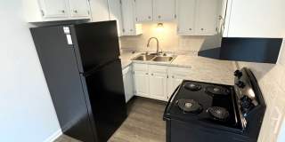 2 Bedroom Apartments, Excellent Location! Gallery 1