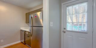 RENOVATED 2/1 w/ New Flooring/Paint, Fenced Yard, Deck, Walk In Closets, Granite Counters, & Stainless Appliances ! Avail NOW for $1295/month Gallery 27