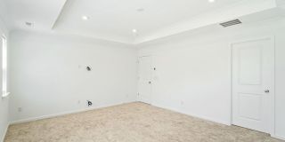 Spring deal : 500$ rewards for a 15 month rental lease - Elegant  3br/2.5 bath Townhome available- well maintained and like New Gallery 28