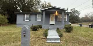 403 Poplar Street Gallery 1