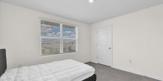 Available now in Wimauma | Spacious 5BR Home with 2,600+ Sqft Gallery 5