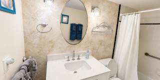 ANNUAL FURNISHED 1 BEDROOM, 1 BATH CONDO Gallery 18
