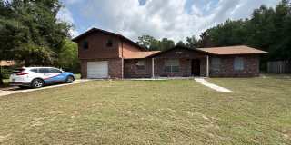 Large studio apartment with use of pool! Gallery 1