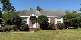 Charming 3 bedroom home in the Downtown area Gallery 1