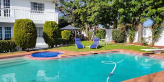 Resort-style 5 bedroom Thousand Oaks home with a pool! Gallery 4