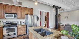 2 BED | 2 BATH | DOWNTOWN CONDO | GARAGE PARKING INCLUDED Gallery 20