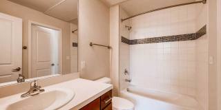 Violet on Broadway Apartment Homes Gallery 22