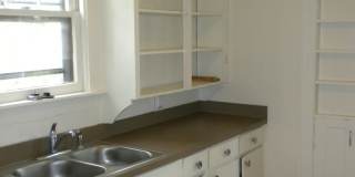 2 Bedroom Home-Downtown Gallery 9