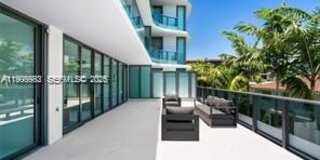 9901 W Bay Harbor Drive Gallery 13