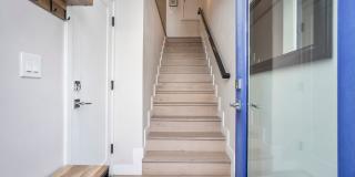 Beautiful 3 bed 2.5 baths "fully furnished" townhouse in the charming neighborhood of University Heights. Gallery 6