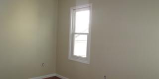 2 Bedroom, 1 Bath Townhome in trendy Bloomfield.  Convenient! Gallery 15