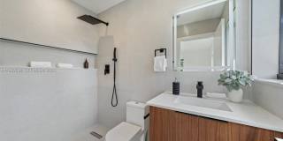 1305 N 31st Road, Hollywood, FL 33021 Gallery 13