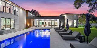 1881 NE 196th Ter Gallery 1