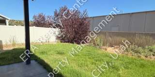 Move-In Bonus!! 3 Bed 2.5 Bath Twin Home in Crescent Hills Gallery 20