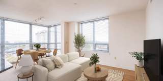 The Veridian Gallery 15