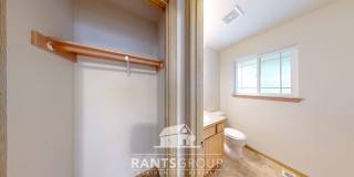 Great Location!  Quiet Neighborhood! Gallery 9