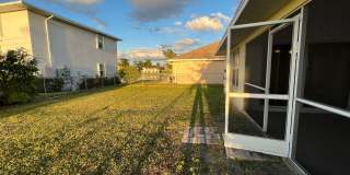 419 Southwest 4th Street Gallery 28