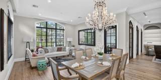2425 Delmar Place Gallery 15