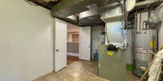 Spacious 4-Bedroom Single Family House in Baltimore Gallery 16