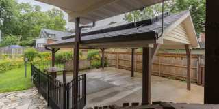 Spacious 4BR Bungalow: Historic Old Southwest w/ Screened Porch & Car Port Gallery 26