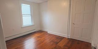 2nd Floor 2 Bedroom Apartment in Downtown York City Gallery 11