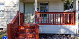 2 bed, 1 bath in great location - move in ready! Gallery 3