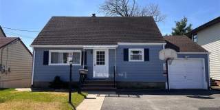 228 Philip Avenue Gallery 1