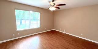 Spacious 4 Bed 3 Bath Home w FULLY FENCED YARD for Rent! Gallery 9
