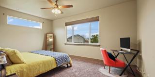 STUNNING 3bd/2ba Custom Home w/3 Car Garage on a Huge Lot! Gallery 13