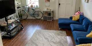 Renovated 2BD off St Charles Ave with Laundry Gallery 4