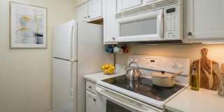 2111 WISCONSIN AVE NW #420 Gallery 6