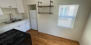 **$1000 off first month's rent – Don't Miss Out! Charming Old Town Casita – 1 Bed / 1 Bath** Gallery 4