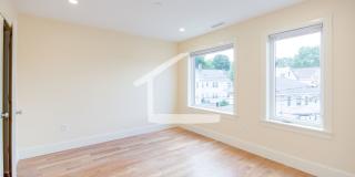 Brand New 3,500 Sq. Ft. Luxury Townhouse in Oak Square w Built In Garage! 1st & Security Only, Laundry In Unit Gallery 16