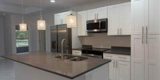 744/746 EISENHOWER Boulevard Gallery 5