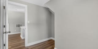 21 E REDMAN Avenue Gallery 60