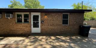 Spacious Duplex! Gallery 1
