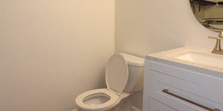 Lovely 2 bedroom townhouse Gallery 14