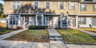 Cute- two bedroom townhome Gallery 1