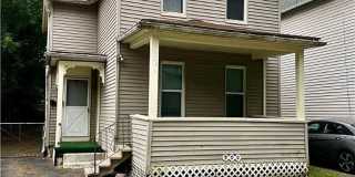 Move in Ready 4 Bedroom 1 1/2 bath house Available Gallery 1