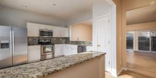 charming 3-bedroom, 2.5-bathroom townhome Gallery 5