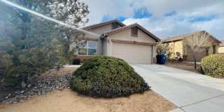4 bed 2 bath home in Huning Ranch. Gallery 3