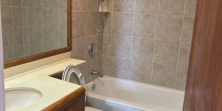 Honolulu Tower - 2 Bdrm/2 Bath/1 Prkg (Chinatown) - $3,100 Gallery 22